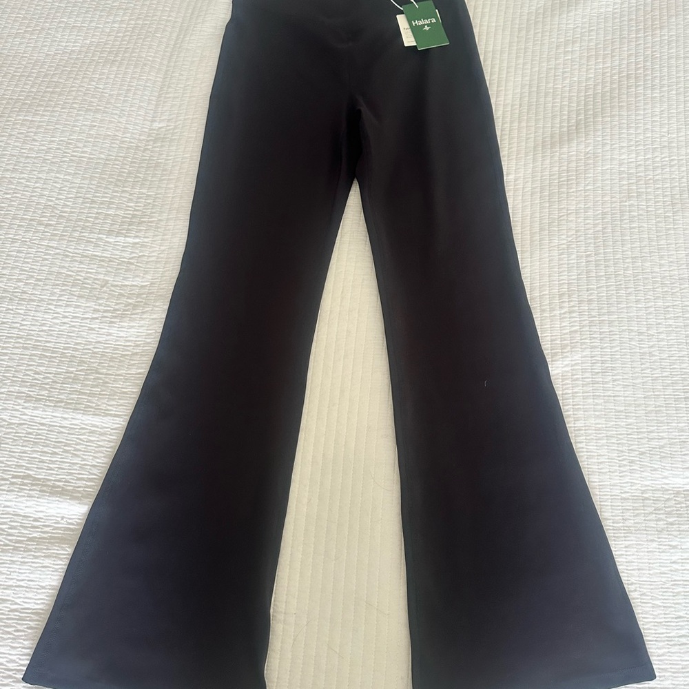 HALARA Black Flare Pants